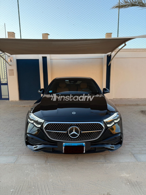 Mercedes E 200 2024 Black Automatic Used for Sale in Greater Cairo ( Cairo + Giza) - 4