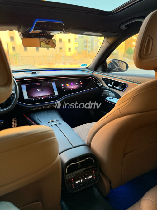 Mercedes E 200 2024 Black Automatic Used for Sale in Greater Cairo ( Cairo + Giza) - 5