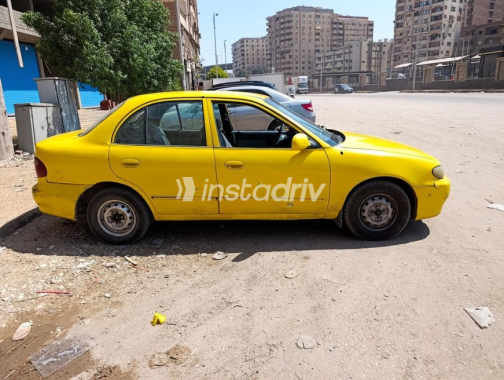 Hyundai Accent 2000 Yellow Automatic Used for Sale in Giza - 3