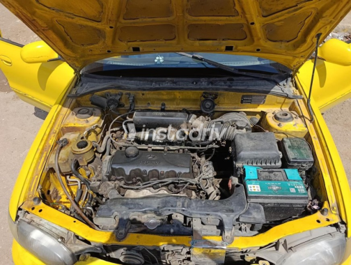 Hyundai Accent 2000 Yellow Automatic Used for Sale in Giza - 4