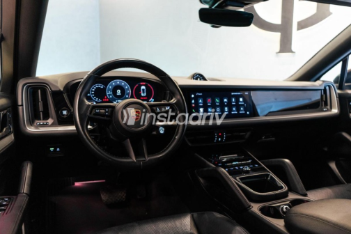 Porsche Cayenne 2024 Black Automatic Used for Sale in Cairo - 3