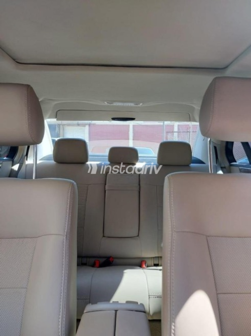 Mercedes E 250 2012 Black Automatic Used for Sale in Nasr city - 7