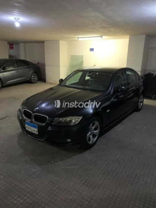 BMW 318 2009 Black Automatic Used for Sale in Alexandria - 5