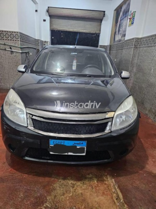 Renault Sandero 2012 Black Manual Used for Sale in Cairo - 1