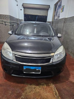 Renault Sandero 2012 Black Manual Used for Sale in Cairo