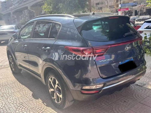 Kia Sportage 2020 Dark Blue Automatic Used for Sale in Nasr city - 4