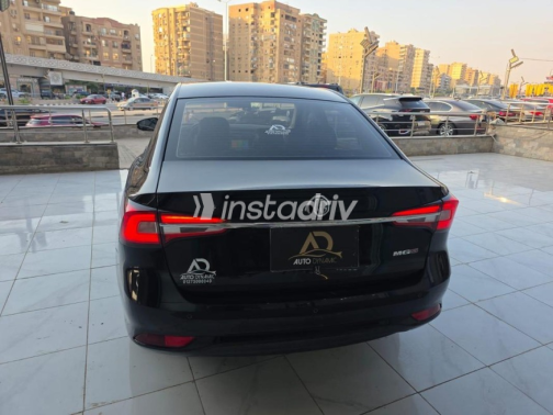 ام جى 5 2022 أسود أوتوماتيك مستعملة للبيع في مدينة نصر - 2