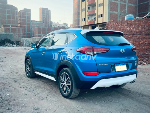 Hyundai Tucson 2017 Blue Automatic Used for Sale in Greater Cairo ( Cairo + Giza) - 4