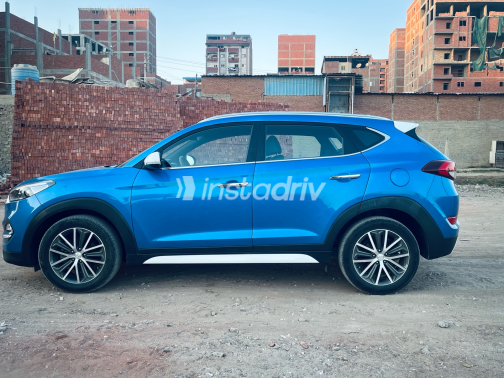 Hyundai Tucson 2017 Blue Automatic Used for Sale in Greater Cairo ( Cairo + Giza) - 5