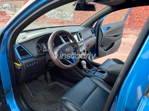 Hyundai Tucson 2017 Blue Automatic Used for Sale in Greater Cairo ( Cairo + Giza) - 7