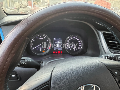 Hyundai Tucson 2017 Blue Automatic Used for Sale in Greater Cairo ( Cairo + Giza) - 8