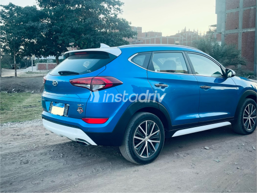 Hyundai Tucson 2017 Blue Automatic Used for Sale in Greater Cairo ( Cairo + Giza) - 10