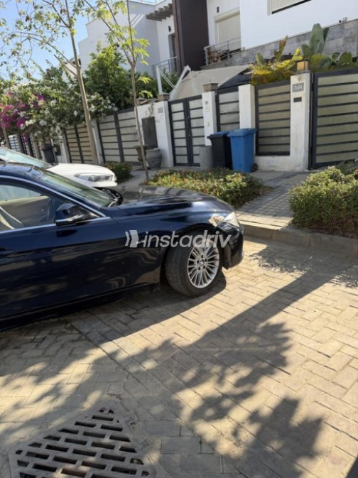BMW 320 2015 Blue Automatic Used for Sale in Cairo - 2