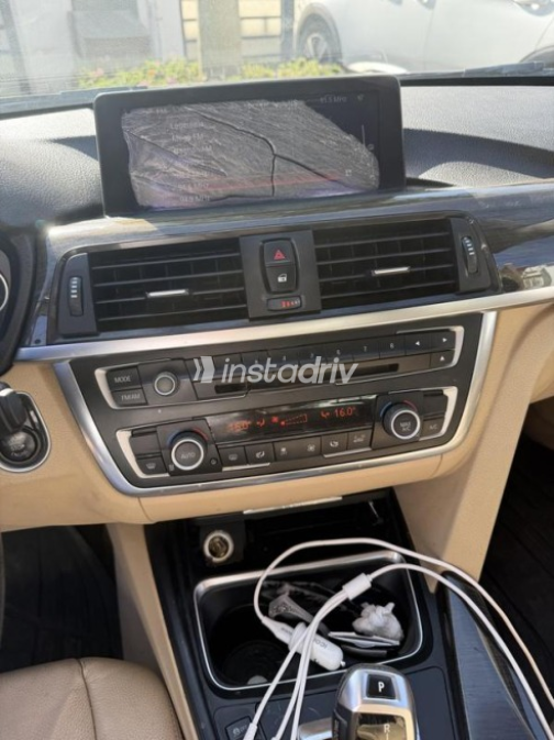 BMW 320 2015 Blue Automatic Used for Sale in Cairo - 7