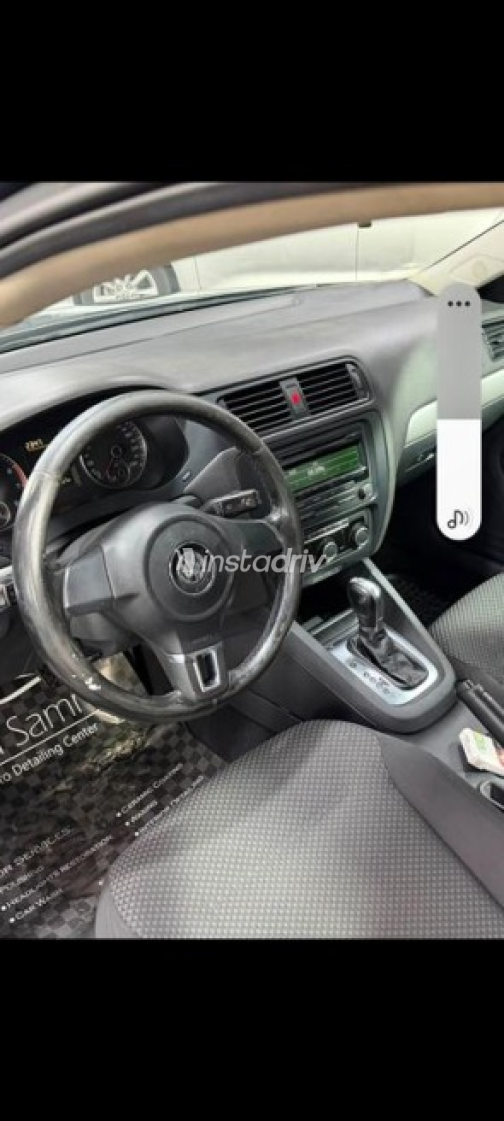 Volkswagen Jetta 2012 Silver Automatic Used for Sale in Cairo - 5