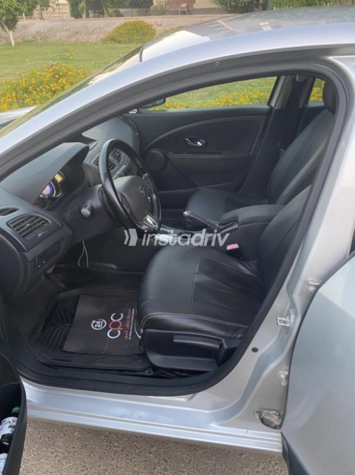 Renault Fluence 2016 Silver Automatic Used for Sale in Cairo - 6