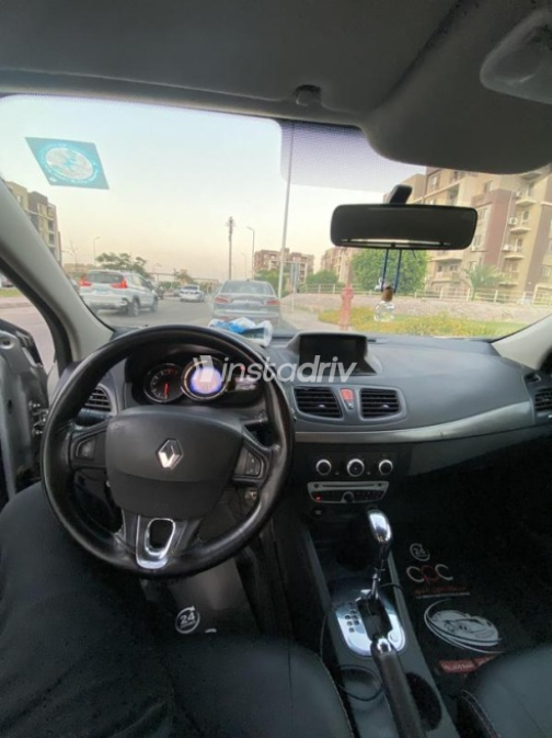 Renault Fluence 2016 Silver Automatic Used for Sale in Cairo - 7