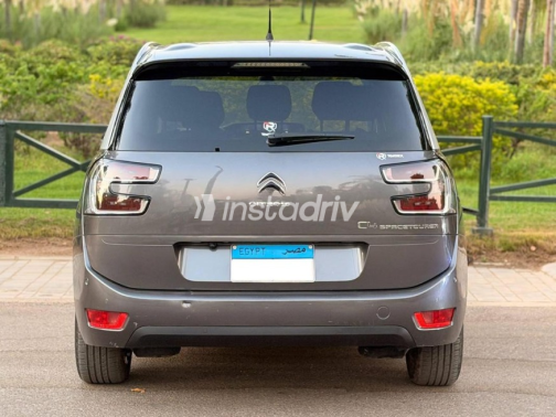 Citroën C4 Grand Picasso 2019 Gray Automatic Used for Sale in Maadi - 5
