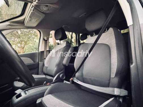 Citroën C4 Grand Picasso 2019 Gray Automatic Used for Sale in Maadi - 8