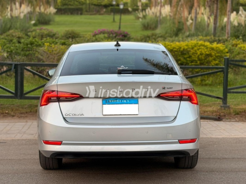 Skoda Octavia 2024 Gray Automatic Used for Sale in Maadi - 6