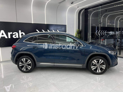 Mercedes GLA 200 2021 White Automatic Used for Sale in Greater Cairo ( Cairo + Giza) - 3