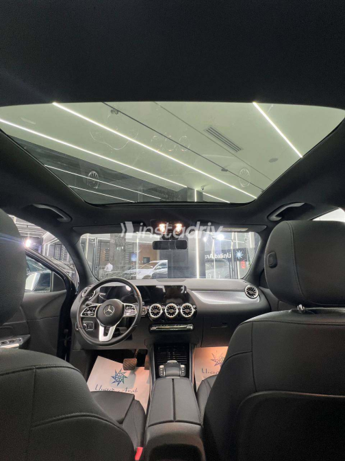 Mercedes GLA 200 2021 White Automatic Used for Sale in Greater Cairo ( Cairo + Giza) - 4