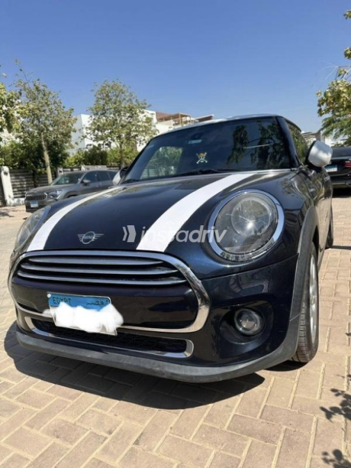 Mini Cooper 2021 Dark Blue Automatic Used for Sale in Cairo - 3