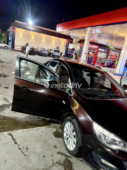 Opel Astra 2017 Mocha Automatic Used for Sale in Cairo - 6