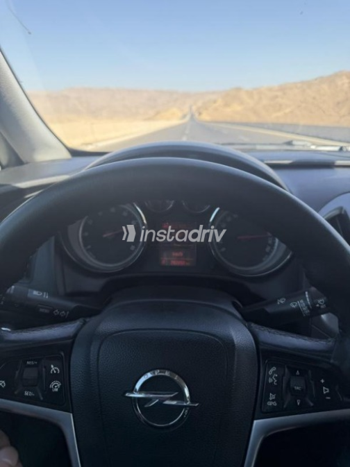 Opel Astra 2017 Mocha Automatic Used for Sale in Cairo - 9