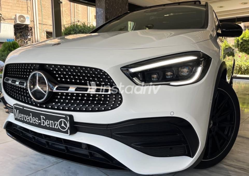 Mercedes GLA 200 2022 White Automatic Used for Sale in Greater Cairo ( Cairo + Giza) - 6
