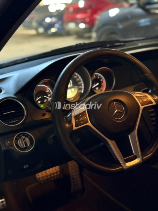 Mercedes C 250 2012 Silver Automatic Used for Sale in Alexandria - 3