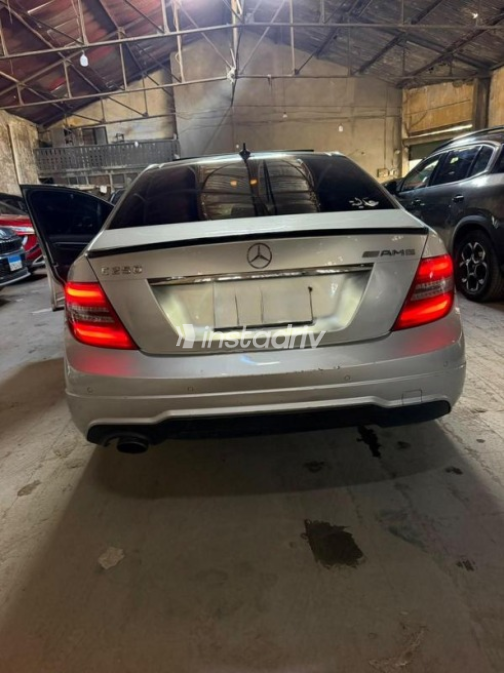 Mercedes C 250 2012 Silver Automatic Used for Sale in Alexandria - 5