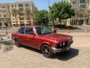 بي ام دبليو 318 1981 أحمر غامق يدوي مستعملة للبيع في القاهرة الكبرى ( القاهرة - الجيزة)