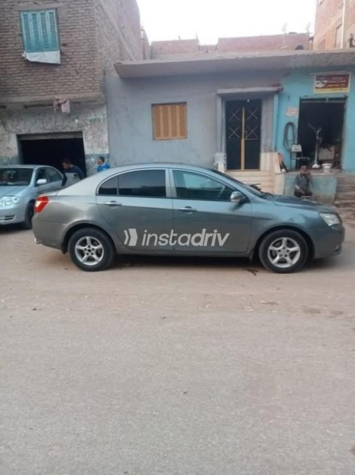 Geely Emgrand 7 2014 Dark Gray Manual Used for Sale in Cairo - 6
