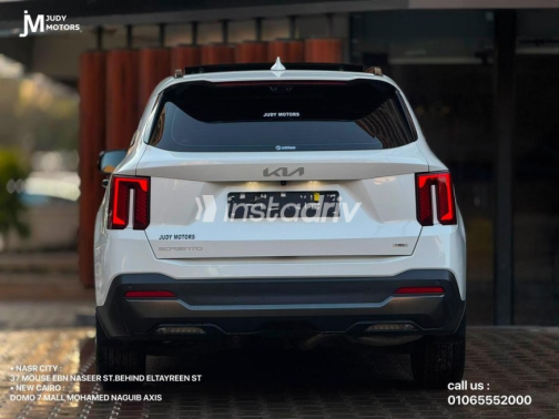 Kia Sorento 2024 White Automatic Used for Sale in Nasr city - 3