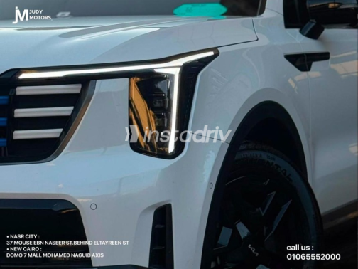 Kia Sorento 2024 White Automatic Used for Sale in Nasr city - 4