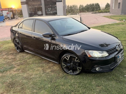 Volkswagen Jetta 2013 Black Automatic Used for Sale in Sheikh Zayed City - 6