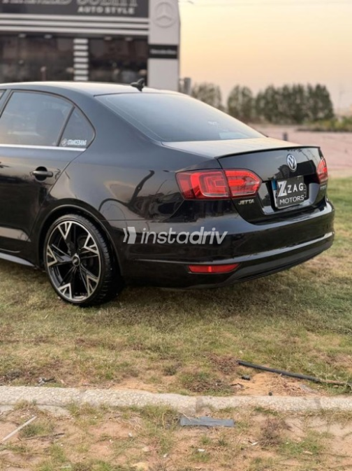 Volkswagen Jetta 2013 Black Automatic Used for Sale in Sheikh Zayed City - 8