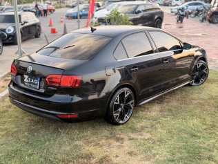 Volkswagen Jetta 2013 Black Automatic Used for Sale in Sheikh Zayed City