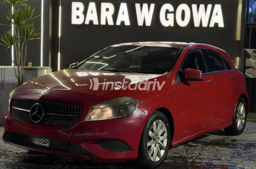 Mercedes A 200 2013 Red Automatic Used for Sale in Sheikh Zayed City - 4