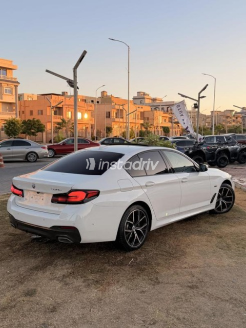 BMW 530 2022 White Automatic Used for Sale in Sheikh Zayed City - 4
