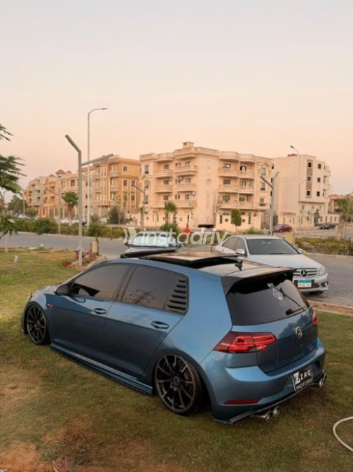 Volkswagen Golf 6 2016 Dark Blue Automatic Used for Sale in Sheikh Zayed City - 4