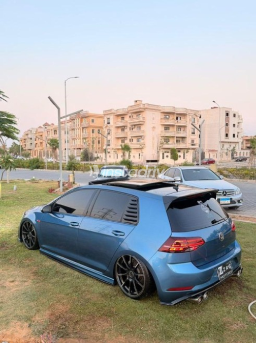 Volkswagen Golf 6 2016 Dark Blue Automatic Used for Sale in Sheikh Zayed City - 9