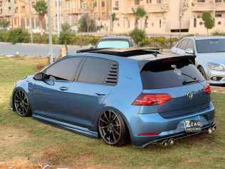 Volkswagen Golf 6 2016 Dark Blue Automatic Used for Sale in Sheikh Zayed City