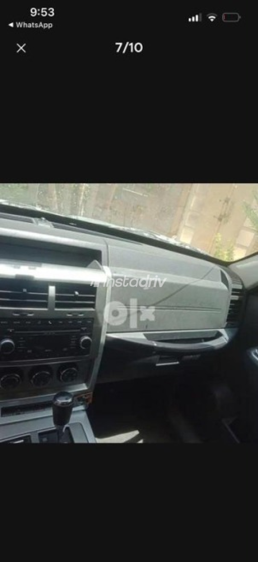 Jeep Cherokee 2010 Silver Automatic Used for Sale in 6 October - 1