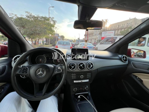 Mercedes B 180 2015 Red Automatic Used for Sale in Maadi - 8