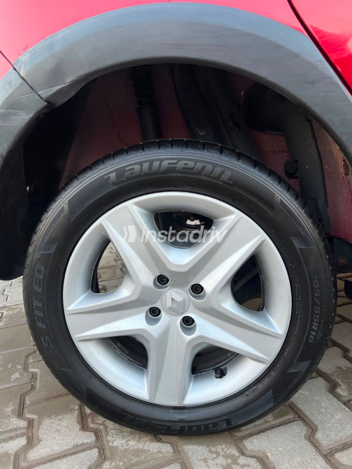 Renault Sandero Step Way 2021 White Automatic Used for Sale in Greater Cairo ( Cairo + Giza) - 4