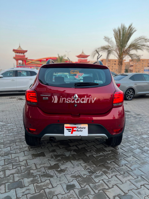 Renault Sandero Step Way 2021 White Automatic Used for Sale in Greater Cairo ( Cairo + Giza) - 5