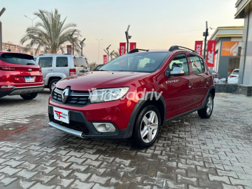 Renault Sandero Step Way 2021 White Automatic Used for Sale in Greater Cairo ( Cairo + Giza) - 7