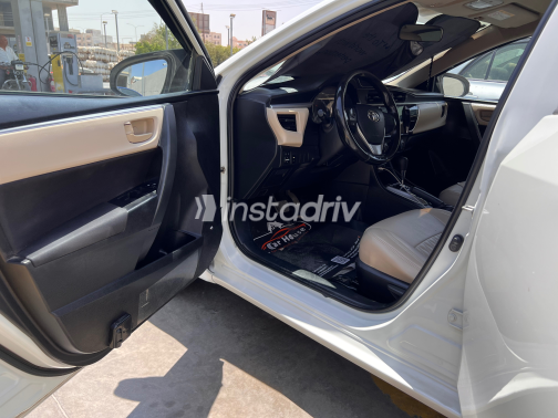 Toyota Corolla 2016 White Automatic Used for Sale in Greater Cairo ( Cairo + Giza) - 1
